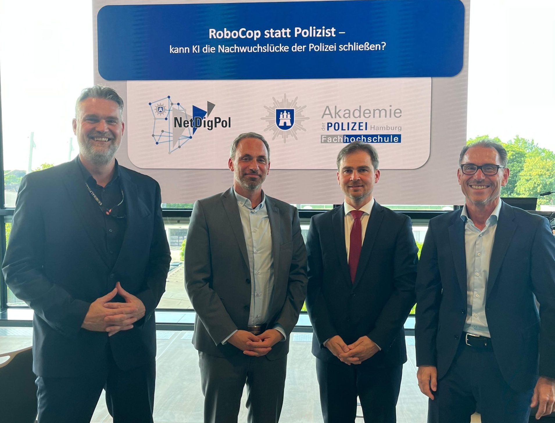 RoboCop statt Polizist – Kann KI die Nachwuchslücke der Polizei schließen?